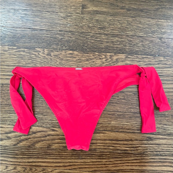 Abercrombie Twist Front Bikini Top and Side Tie Bottoms (s top m bottoms) - Picture 6 of 7